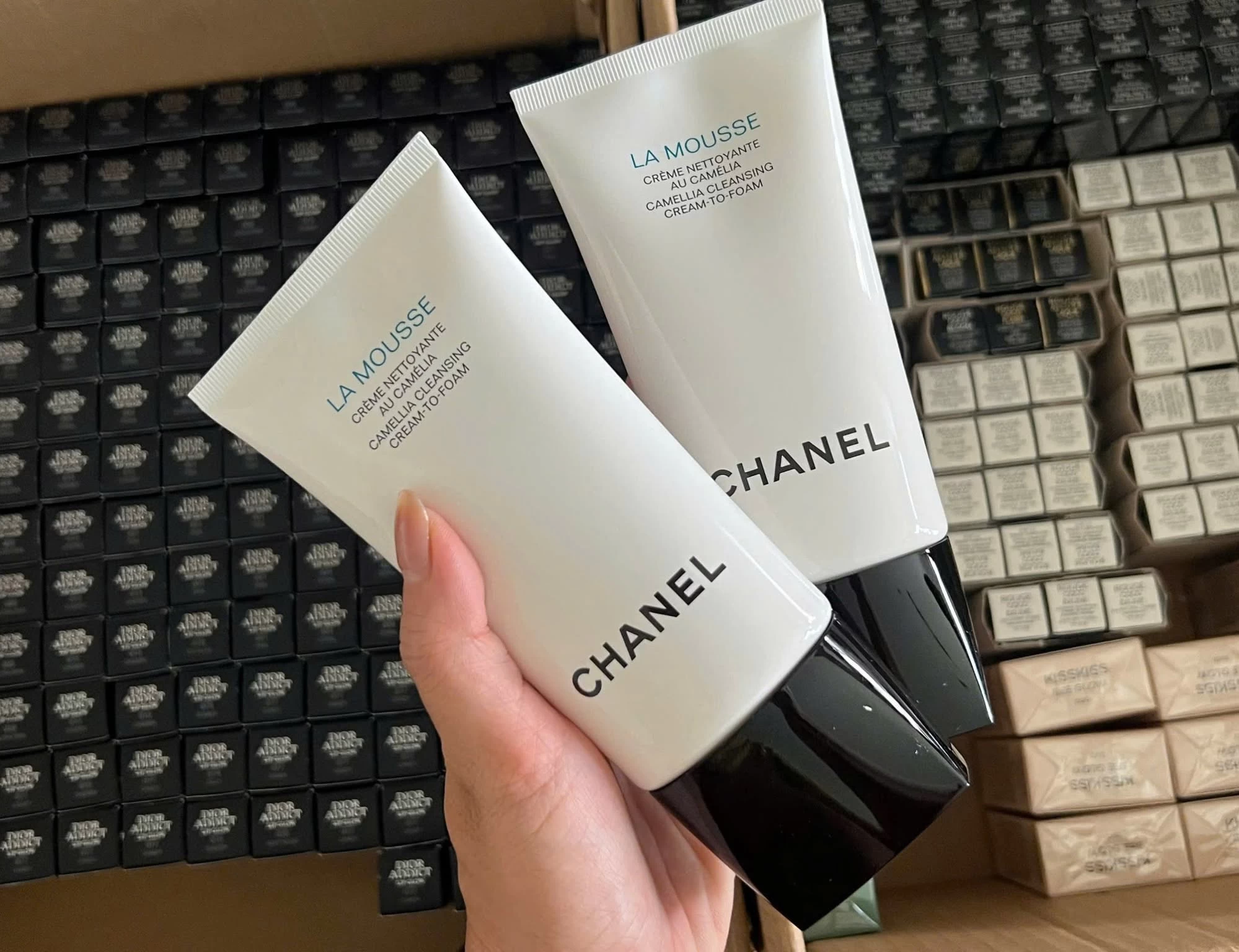 Sữa Rửa Mặt Tạo Bọt CHANEL LA MOUSSE Anti-Pollution Cleansing Cream-To-Foam (150ml) Sữa Rửa Mặt Tạo Bọt CHANEL LA MOUSSE Anti-Pollution Cleansing Cream-To-Foam (150ml) - Ảnh 4