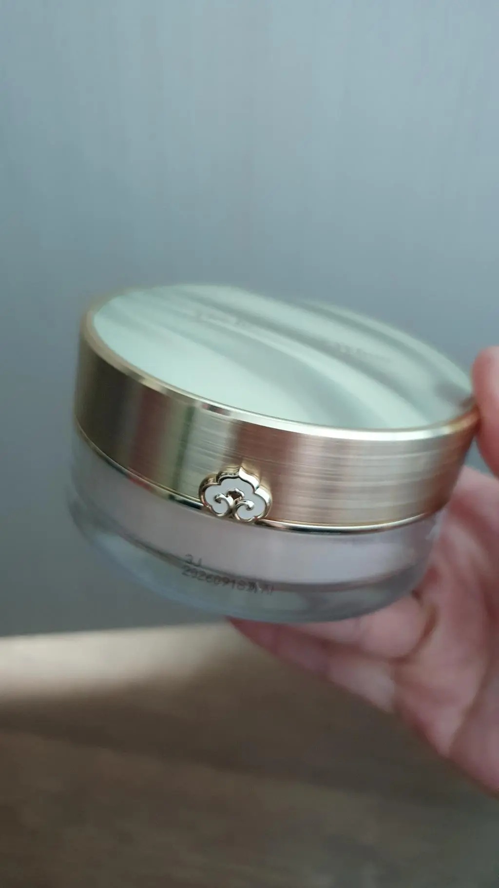 Phấn phủ bột THE WHOO Gongjinhyang Mi Luxury Luminous Powder 28g Phấn phủ bột THE WHOO Gongjinhyang Mi Luxury Luminous Powder 28g - Yêu Hàng Ngoại