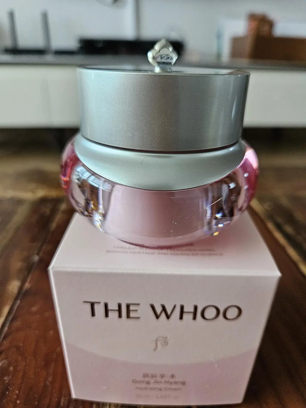 Kem dưỡng ẩm THE WHOO Gongjinhyang Soo Hydrating Cream 50ml Kem dưỡng ẩm THE WHOO Gongjinhyang Soo Hydrating Cream 50ml - Ảnh 2